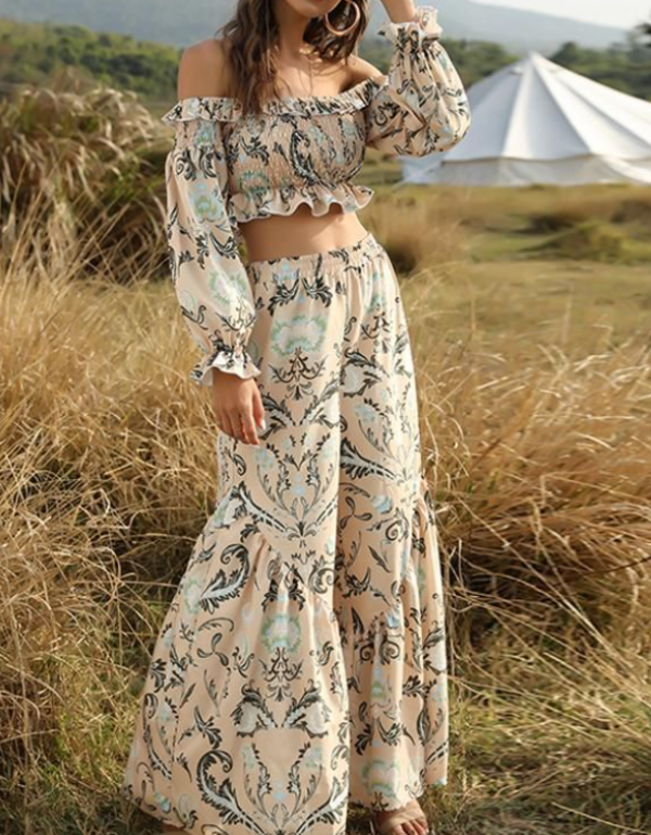 Setelan dua potong bercorak